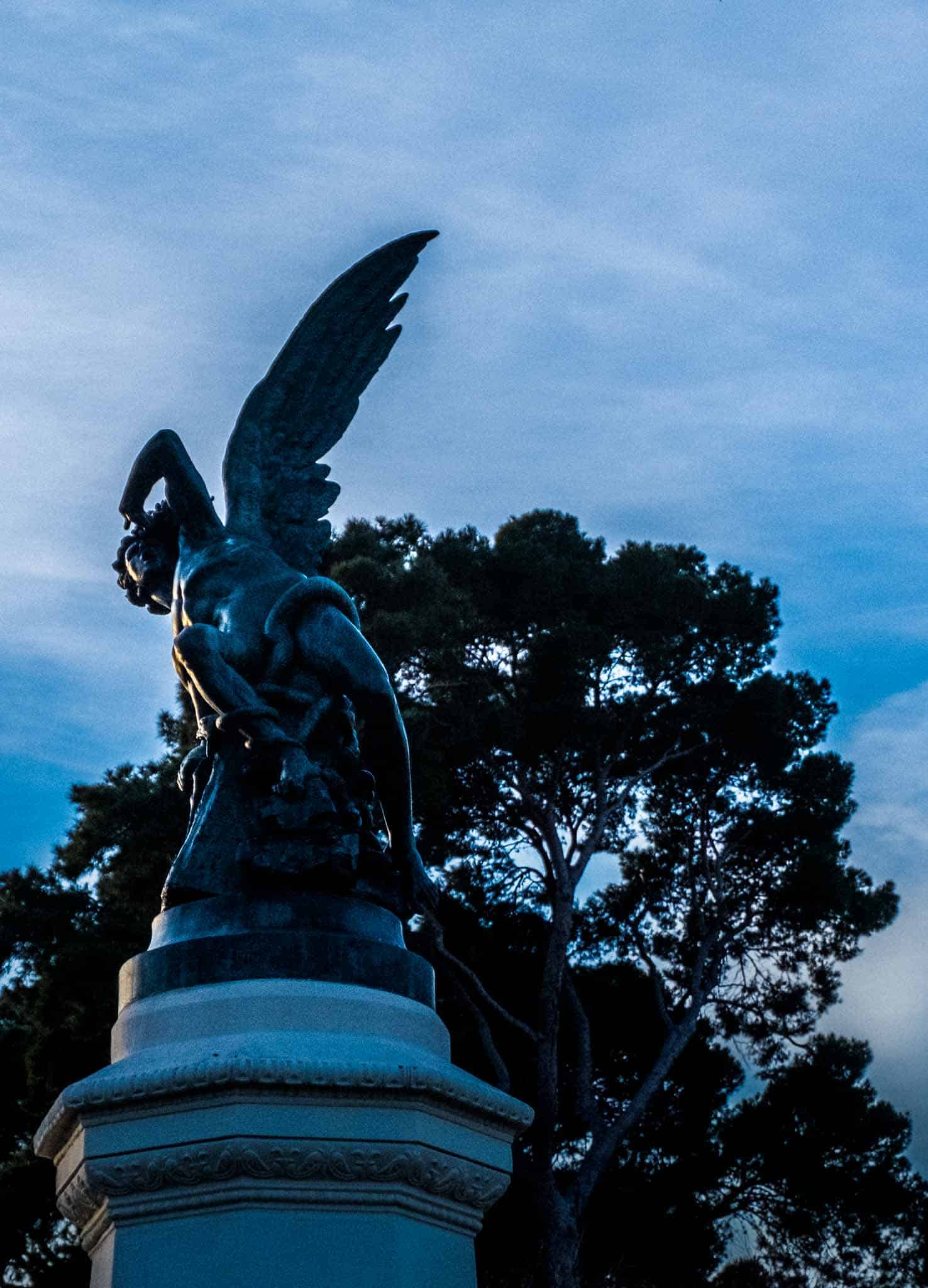 Statue of an angel in Retiro park